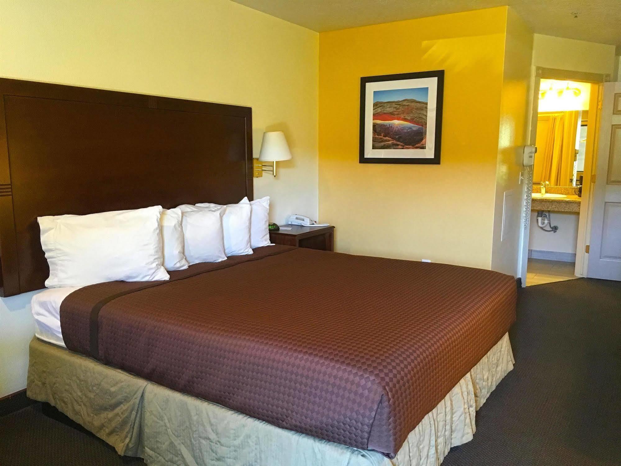 America'S Best Inn & Suites Saint George מראה חיצוני תמונה